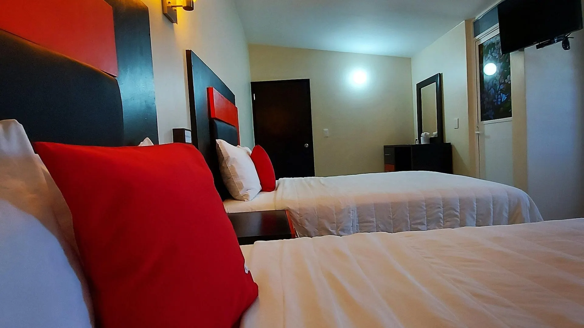 **  Hotel Jardin Cancun Mexico